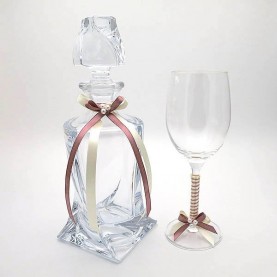 Cafrafe and crystal glass for wedding with ribbons