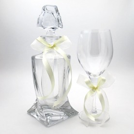 Καράφα και ποτήρι για γάμο κρυστάλλινα με ιβουάρ κορδέλες